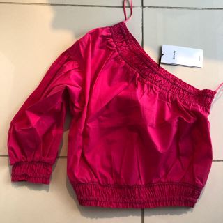 ベルシュカ(Bershka)のBershka 新品未使用 タグ付き ワンショルダー ピンク XS(カットソー(半袖/袖なし))