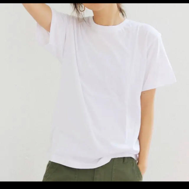 アングリッド Tシャツ