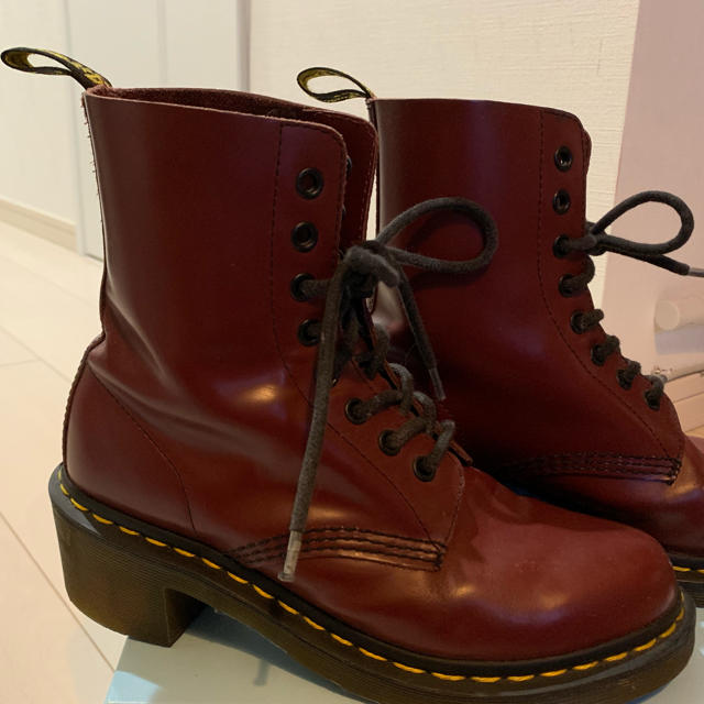 Dr.Martens(ドクターマーチン)の限定品Dr.Martin 8ホール/チェリーレッド レディースの靴/シューズ(ブーツ)の商品写真