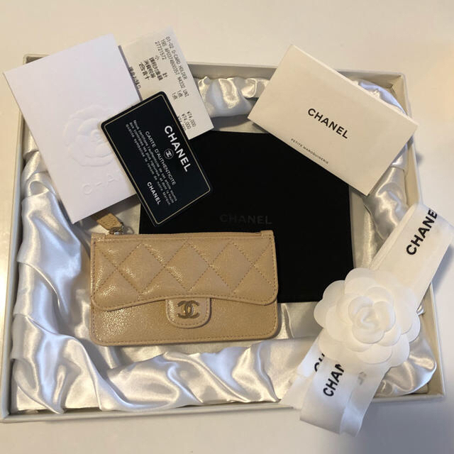 レディース新品✨正規品✨CHANEL✨キャビアスキン✨クラシックカードケース