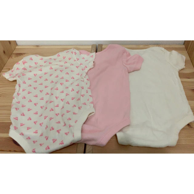 babyGAP(ベビーギャップ)のbabyGAP 60cm 女の子 半袖ロンパース 3枚セット キッズ/ベビー/マタニティのベビー服(~85cm)(ロンパース)の商品写真