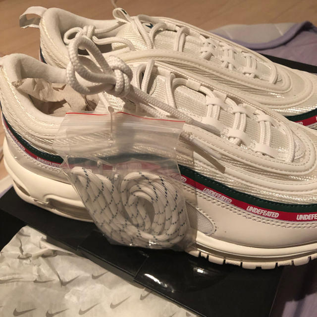 UNDEFEATED(アンディフィーテッド)の28.5cm NIKE AIR MAX 97 UNDEFEATED 白 メンズの靴/シューズ(スニーカー)の商品写真