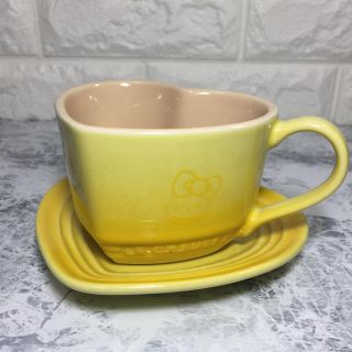 ルクルーゼ(LE CREUSET)のルクルーゼ×ハローキティ カップ&ソーサー 35thカラー イエロー 未使用(グラス/カップ)