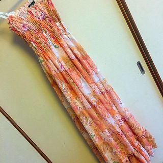  マキシ丈ワンピ orangeラメ 中古(ロングワンピース/マキシワンピース)