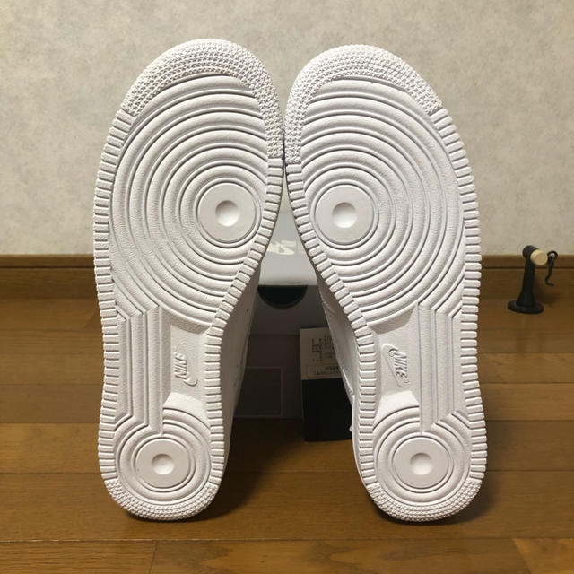 NIKE(ナイキ)のNIKE AIR FORCE 1 '07 low  ナイキエアフォース メンズの靴/シューズ(スニーカー)の商品写真