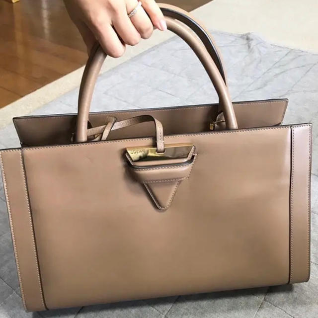 LOEWE(ロエベ)のロエベ バルセロナ レザー バッグ ショルダー トート レディースのバッグ(ハンドバッグ)の商品写真