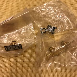 supreme  ピンバッチ 3個セット pins(その他)