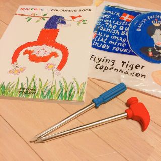 フライングタイガーコペンハーゲン(Flying Tiger Copenhagen)の未使用品！タイガーのぬりえとえんぴつ2本の3点セット(その他)