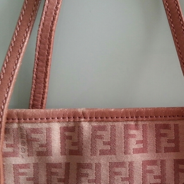FENDI(フェンディ)のFENDIのトートバッグ ピンク レディースのバッグ(トートバッグ)の商品写真