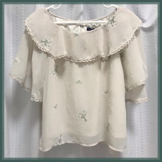 アンアナザーアンジェラス(an another angelus)のかすみ草総刺繍ブラウス(シャツ/ブラウス(半袖/袖なし))