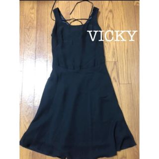 ビッキー(VICKY)のVICKY バックレースアップ ブラックドレス size 2(ひざ丈ワンピース)