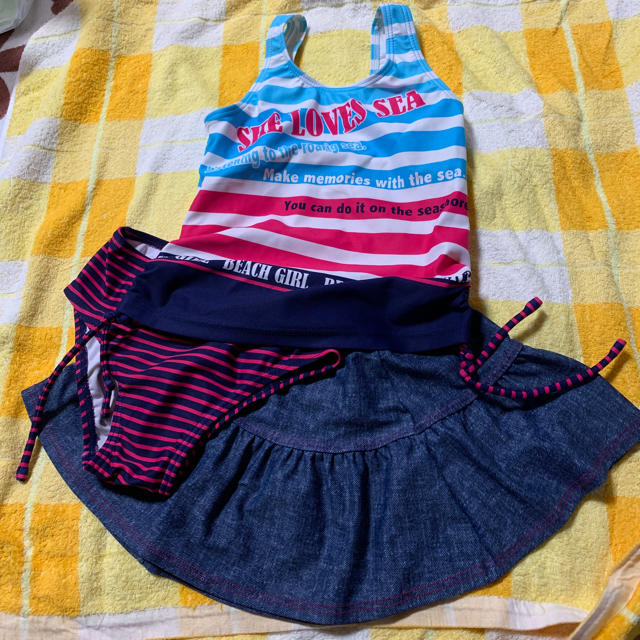 値下げ‼︎ 水着3点セット☆130 キッズ/ベビー/マタニティのキッズ服女の子用(90cm~)(水着)の商品写真