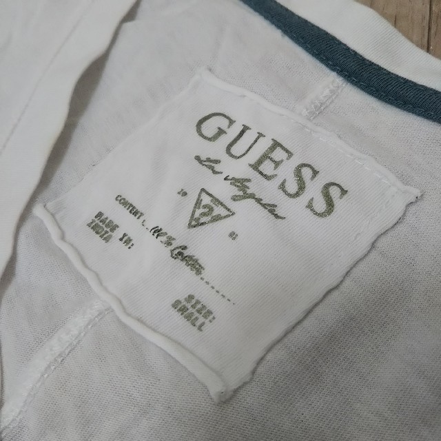 GUESS(ゲス)のゲス 白Tシャツ Mサイズ レディースのトップス(Tシャツ(半袖/袖なし))の商品写真