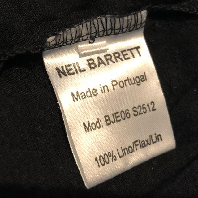 NEIL BARRETT(ニールバレット)の【NEIL BARRETT】  ニールバレット VネックTシャツ メンズのトップス(Tシャツ/カットソー(半袖/袖なし))の商品写真