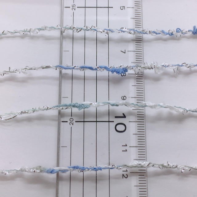 ラメ入り絣ノット  ブルー 60ｇ ハンドメイドの素材/材料(生地/糸)の商品写真