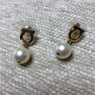 フェラガモ(Ferragamo)のフェラガモ パールピアス(ピアス)