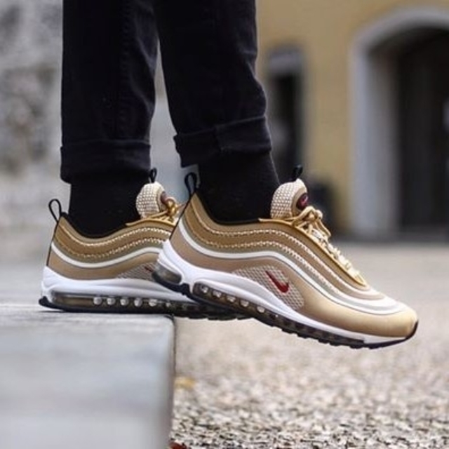 NIKE(ナイキ)の美品 大人気 NIKE AIR MAX 97 ULTRA メンズの靴/シューズ(スニーカー)の商品写真