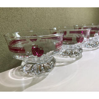 トウヨウササキガラス(東洋佐々木ガラス)の昭和レトロ  東洋ガラス  デザート皿  ストロベリー いちご  五つ(食器)