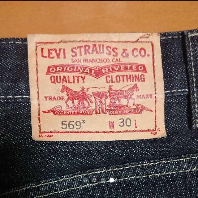 Levi's(リーバイス)の569 LOOSE FIT デニムハーフパンツ メンズのパンツ(ショートパンツ)の商品写真