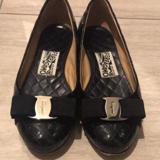 サルヴァトーレフェラガモ(Salvatore Ferragamo)のフェラガモ ヴァリナ (バレエシューズ)