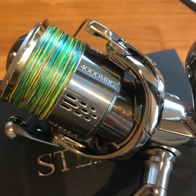 SHIMANO(シマノ)の18ステラ 4000MHG新品 スポーツ/アウトドアのフィッシング(リール)の商品写真