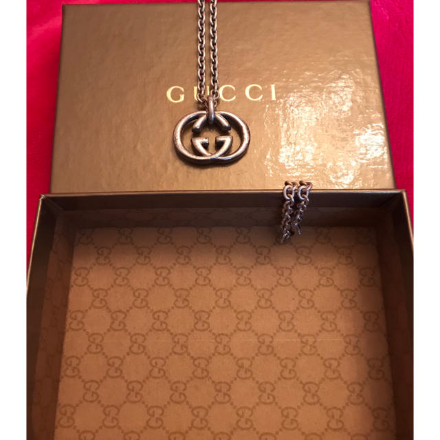 GUCCIシルバーネックレス GUCCIシルバーネックレス