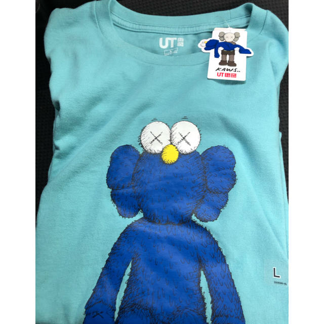 UNIQLO(ユニクロ)のユニクロ UNIQLO カウズ  kaws Tシャツ UT 限定 完売品 メンズのトップス(Tシャツ/カットソー(半袖/袖なし))の商品写真