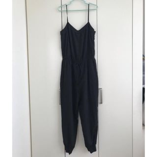 ビーシービージーマックスアズリア(BCBGMAXAZRIA)のBCBG サロペット (オールインワン)