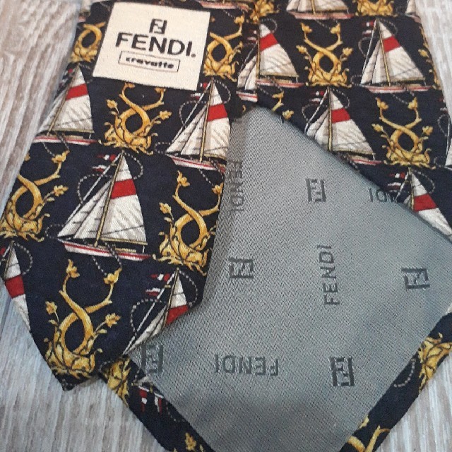 FENDI(フェンディ)の【新品 未使用】フェンディ　シルク ネクタイ イタリア製 メンズのファッション小物(ネクタイ)の商品写真