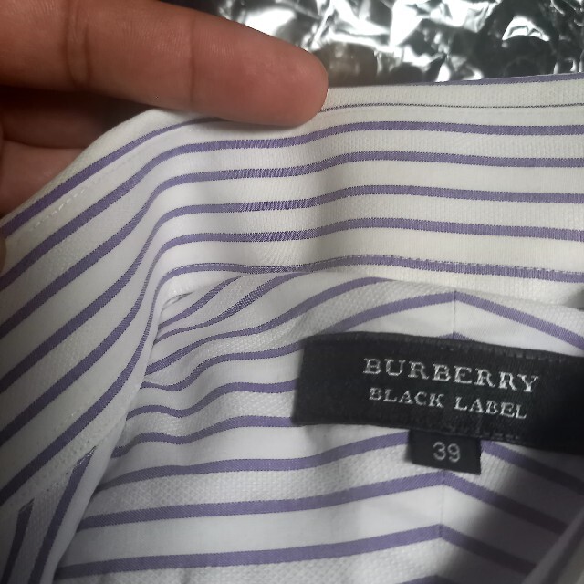 BURBERRY BLACK LABEL(バーバリーブラックレーベル)のノリ様 バーバリー（BLACK LABEL 39）白×薄紫 シャツ メンズのトップス(シャツ)の商品写真