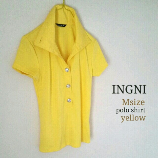 INGNI(イング)のイングYellow立ち襟ポロ レディースのトップス(ポロシャツ)の商品写真