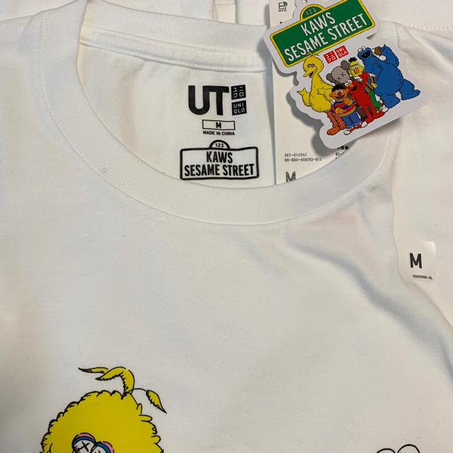 UNIQLO(ユニクロ)の【新品】カウズ UNIQLOセサミストリート Mサイズ メンズのトップス(Tシャツ/カットソー(半袖/袖なし))の商品写真