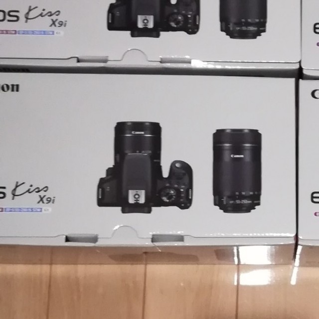 Canon　デジタル一眼レフカメラ EOS Kiss X9i ダブルズームキットスマホ/家電/カメラ