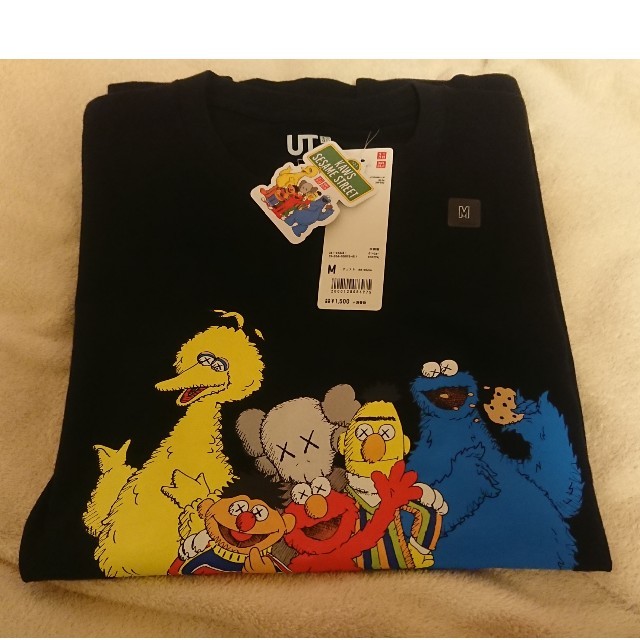 UNIQLO(ユニクロ)のUNIQLO カウズ  セサミ Ｔシャツ
 メンズのトップス(Tシャツ/カットソー(半袖/袖なし))の商品写真