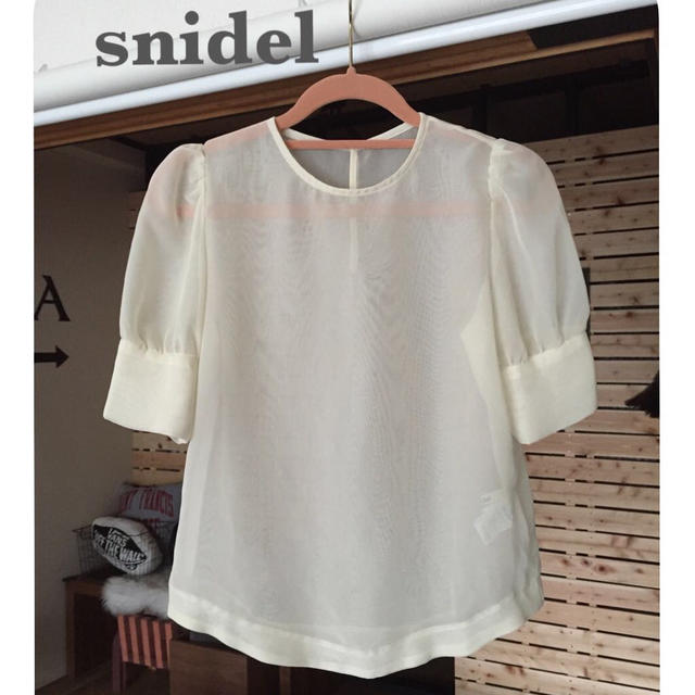 SNIDEL(スナイデル)のスナイデル☆パフスリーブトップス レディースのトップス(シャツ/ブラウス(半袖/袖なし))の商品写真