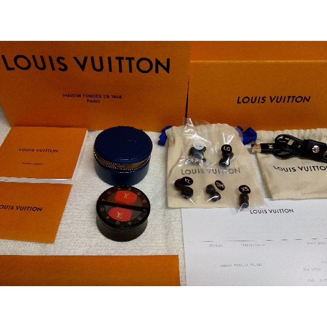 LOUIS VUITTON(ルイヴィトン)の24時間限定値下げ【国内完売】LV Bluetooth イヤホン レッド 赤 スマホ/家電/カメラのオーディオ機器(ヘッドフォン/イヤフォン)の商品写真