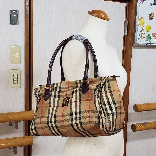 BURBERRY(バーバリー)のまめぼんたん様専用バーバリー　ボストンバック　希少ロゴ　ヴィンテージ レディースのバッグ(ボストンバッグ)の商品写真