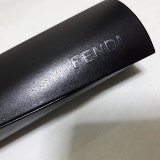 フェンディ(FENDI)の【送料込】新品未使用 FENDI フェンディ  メガネケース クロス付き(サングラス/メガネ)