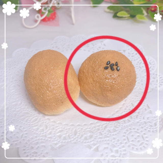 手作りスクイーズ あんぱん ブローチピン ハンドメイドのハンドメイド その他(その他)の商品写真