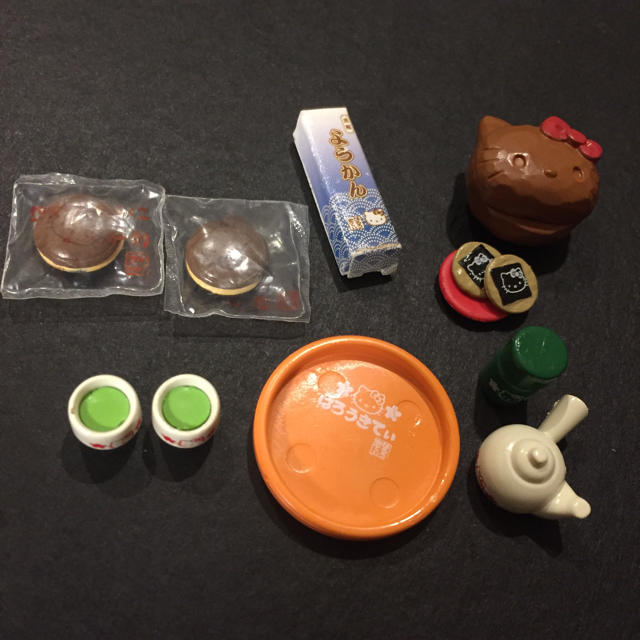 ハローキティ(ハローキティ)のミニチュア キティーちゃん お茶セット ハンドメイドのおもちゃ(ミニチュア)の商品写真