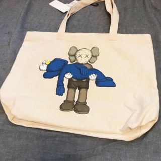 ユニクロ(UNIQLO)のUNIQLO KAWS ユニクロ カウズ トートバッグ(トートバッグ)