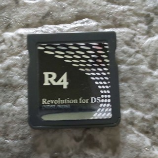 ニンテンドーDS(ニンテンドーDS)のR4 DS(携帯用ゲームソフト)