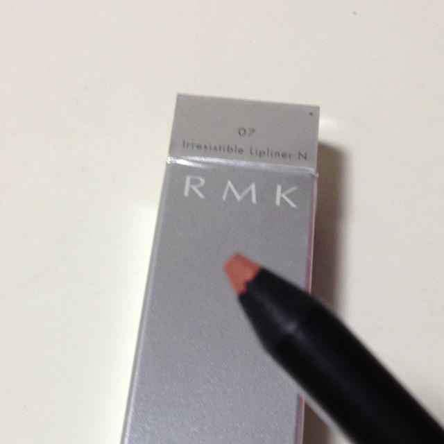 RMK(アールエムケー)のRMK リップライナー07ベージュ コスメ/美容のベースメイク/化粧品(その他)の商品写真