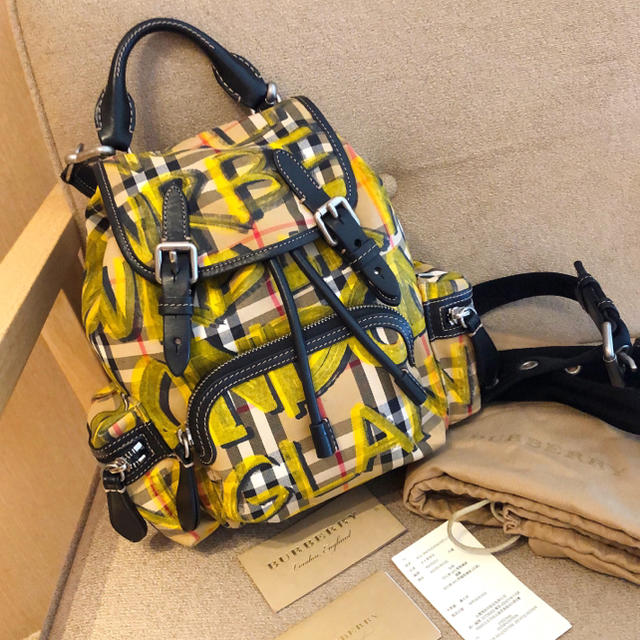 BURBERRY(バーバリー)のバーバリー グラフィティ バッグパック リュック バッグ スモール レディースのバッグ(リュック/バックパック)の商品写真