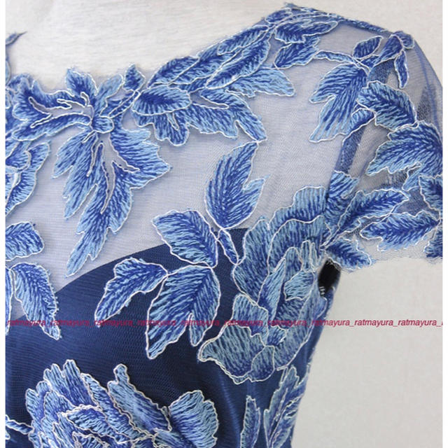 TADASHI SHOJI(タダシショウジ)のTADASHI SHOJI花モチーフ刺繍ドレスワンピース*ブルーXシルバー2 レディースのワンピース(ひざ丈ワンピース)の商品写真