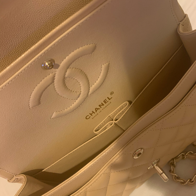CHANEL(シャネル)のCHANEL マトラッセ  ベージュ ジャンボサイズ 正規品 レディースのバッグ(ショルダーバッグ)の商品写真