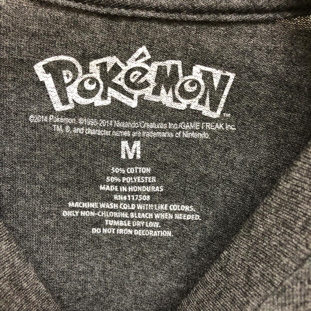 ポケモン(ポケモン)のアメリカ購入 未使用 PoKeMon ポケットモンスター ピカチュー Ｔ M メンズのトップス(Tシャツ/カットソー(半袖/袖なし))の商品写真