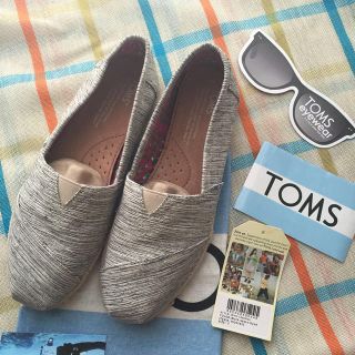 トムズ(TOMS)のTOMS W7(24cm)新品 (スリッポン/モカシン)