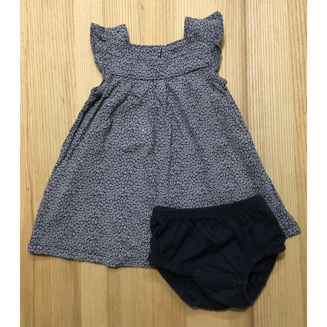 babyGAP(ベビーギャップ)のbabyGAP70  花柄ワンピース キッズ/ベビー/マタニティのベビー服(~85cm)(ワンピース)の商品写真