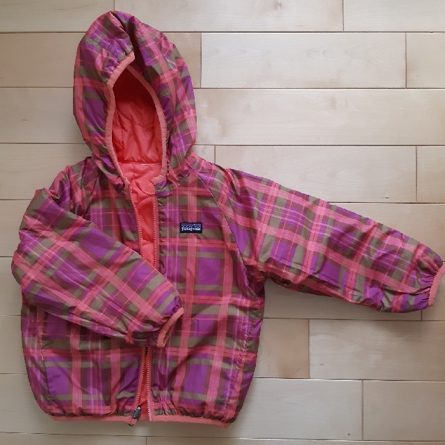 patagonia(パタゴニア)のpatagonia キッズアウター キッズ/ベビー/マタニティのキッズ服女の子用(90cm~)(ジャケット/上着)の商品写真